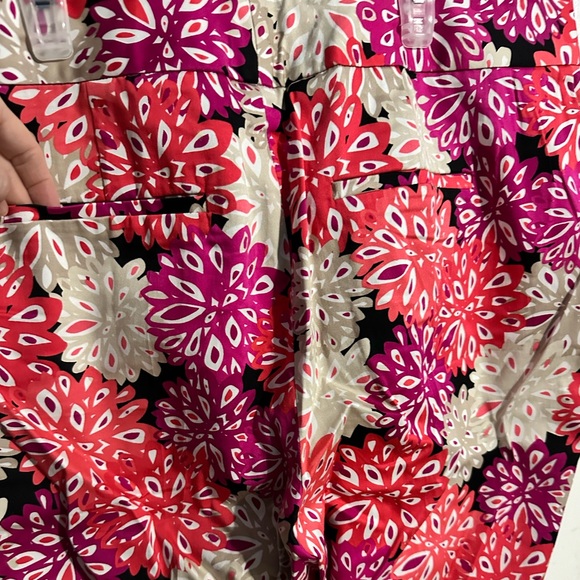 Beautiful bright floral pants. π - Picture 4 of 8